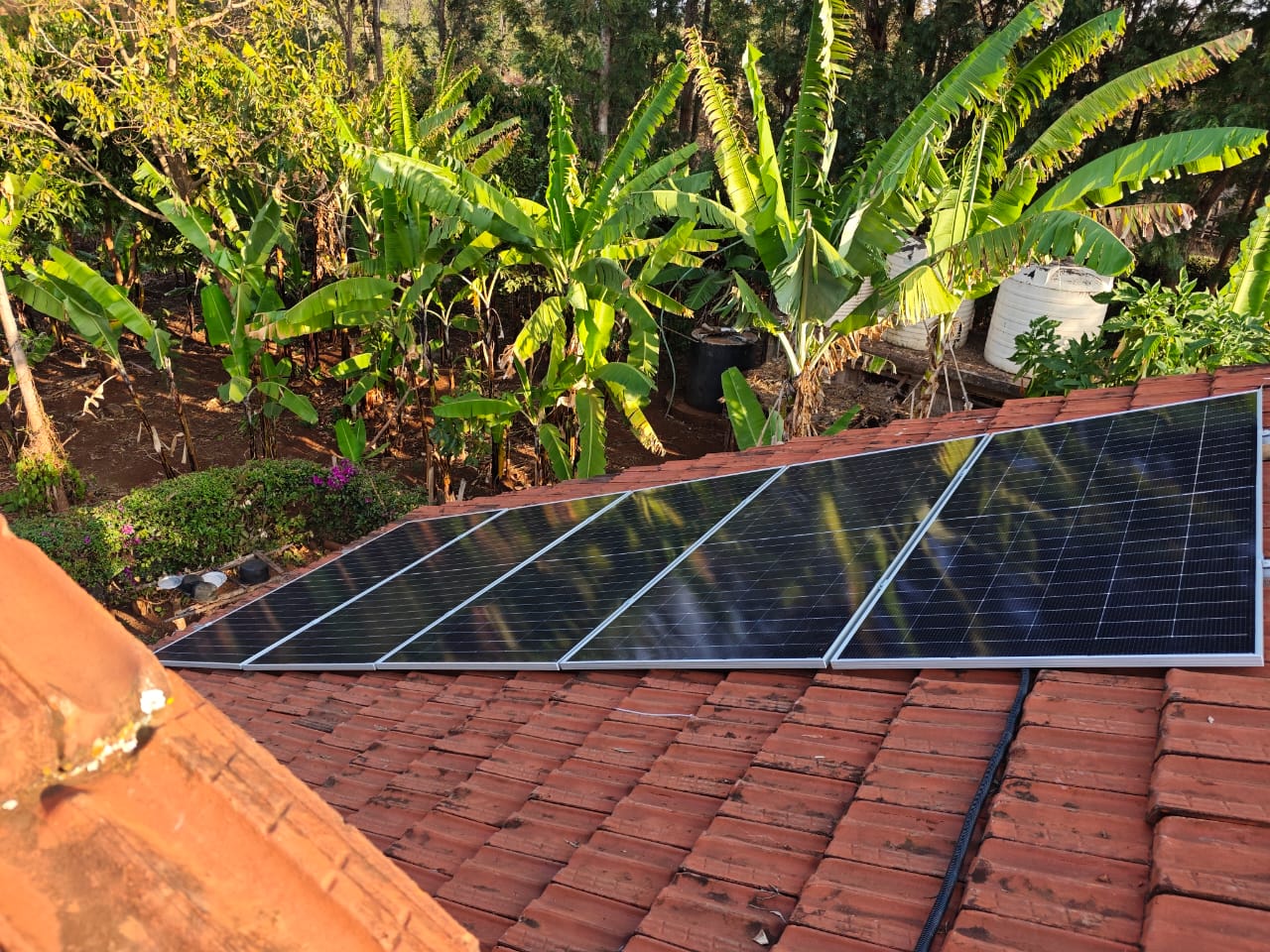 2.9kWp-6kWAc Hybrid system image 52